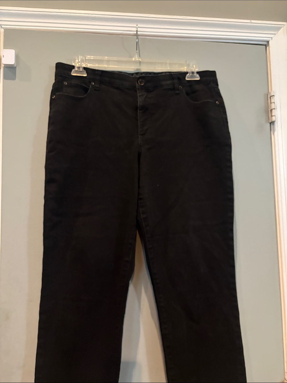 JM Collection Women's Skinny Jeans in Black